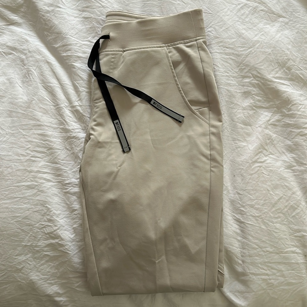 Figs Zamora High Wasted Joggers. COLOR BONE. Size small.